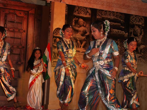 OLYMPUS DIGITAL CAMERA