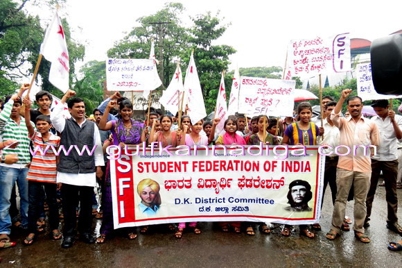 StudentRap_Sfi_protest_3