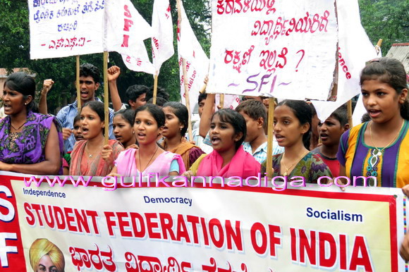 StudentRap_Sfi_protest_4