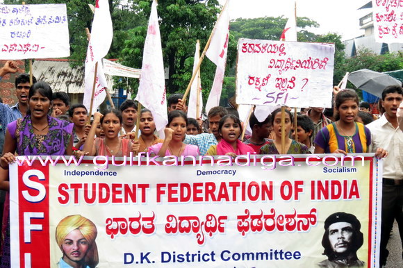 StudentRap_Sfi_protest_7