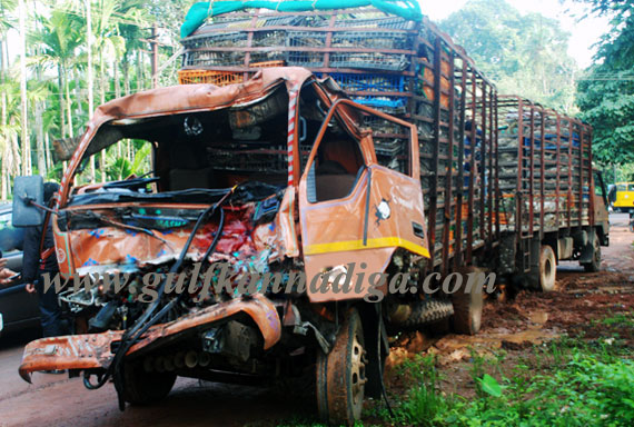 Bus_truck_collision_1
