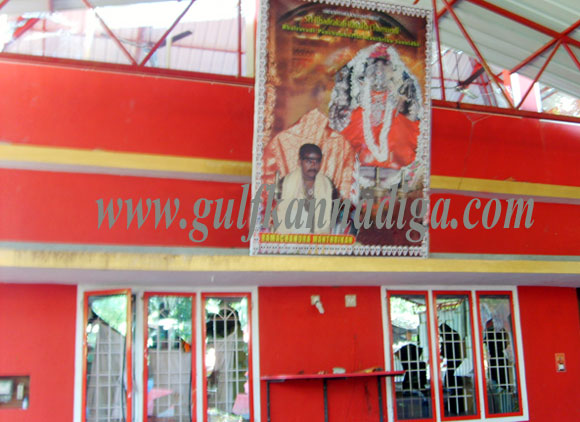 Group_attacks_Ashram_1