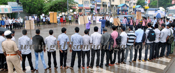 double_murdr_protest_2