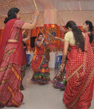 DANDIYA