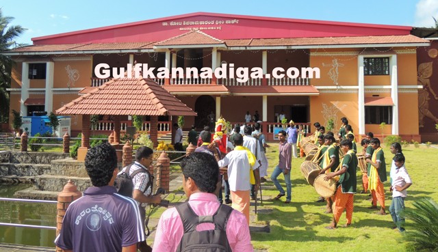 Dr.-karantha-award-2013.-30