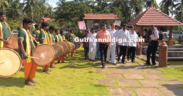 Dr.-karantha-award-2013.-31