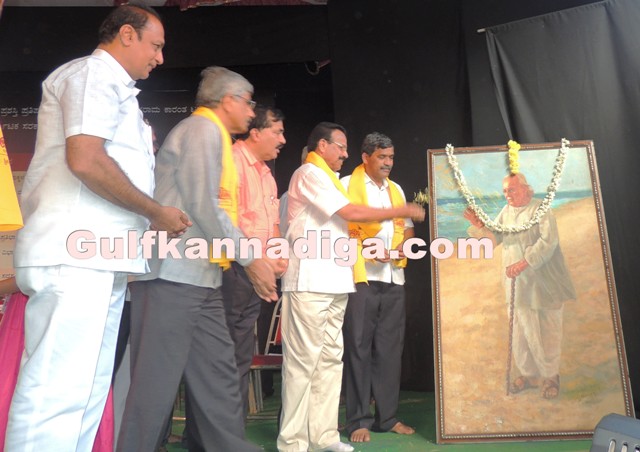 Dr.-karantha-award-2013.-42