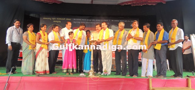 Dr.-karantha-award-2013.-43