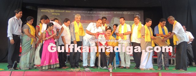 Dr.-karantha-award-2013.-49