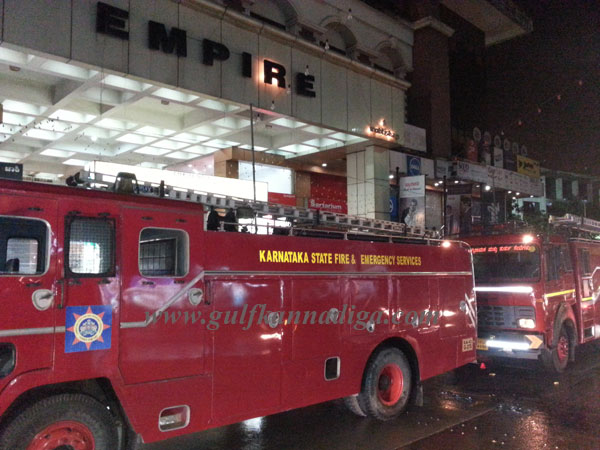 empire_mall_fire3
