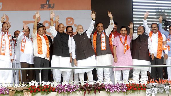 Modi in bang-Nov 17-2013003