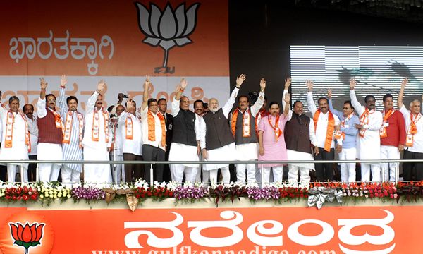 Modi in bang-Nov 17-2013004