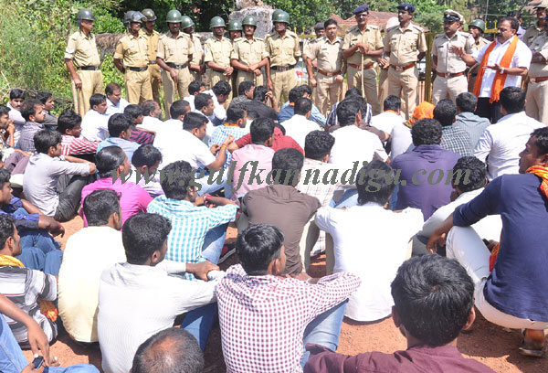 neermarga_clash_protest4