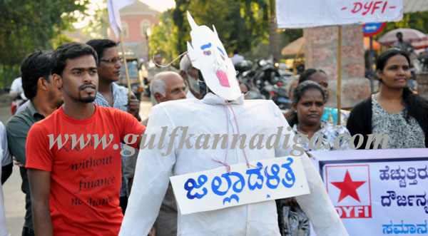 Blufilmcase_Dyfi_Protest_4