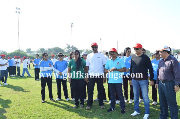 Bunts dubai throwball-Dec 7-2013-070