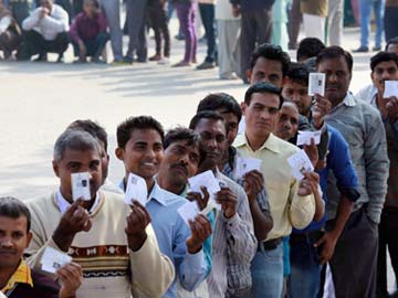 Delhi_Voters_queue_