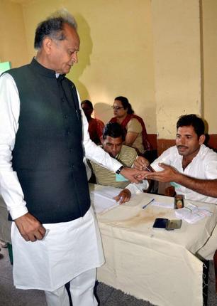 Rajasthan_polls_1670872g