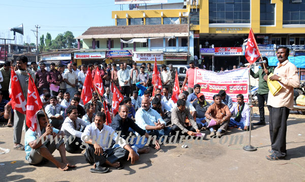central_market_protest_2
