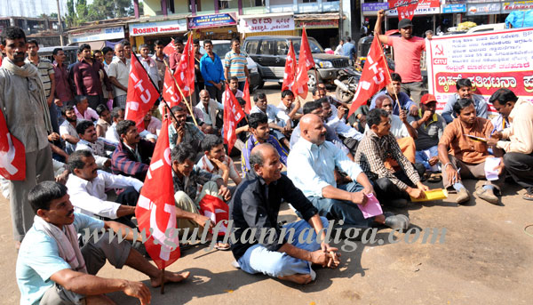 central_market_protest_3