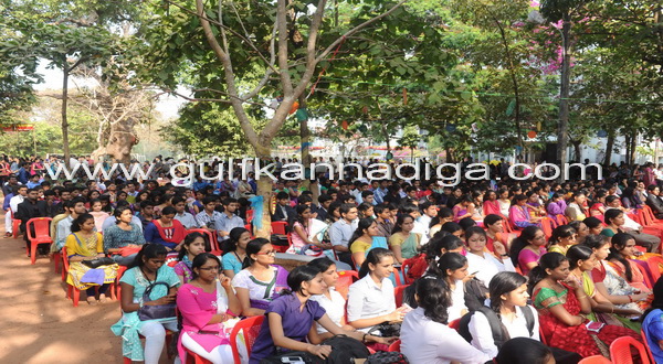 Aloysius_college_pic_15