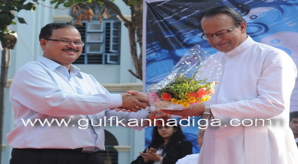 Aloysius_college_pic_3