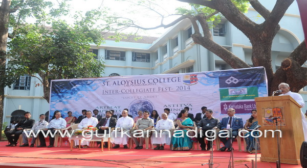 Aloysius_college_pic_6