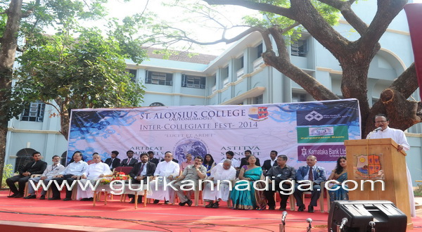 Aloysius_college_pic_9