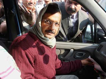 Arvind_Kejriwal_in_his_car_PTI_360