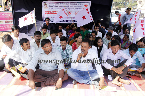 DYFI_protest_pics_3