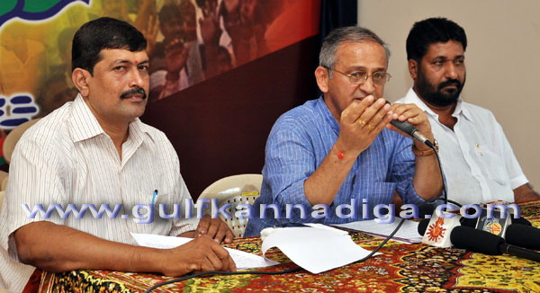 Ganesh_karnik_press_3