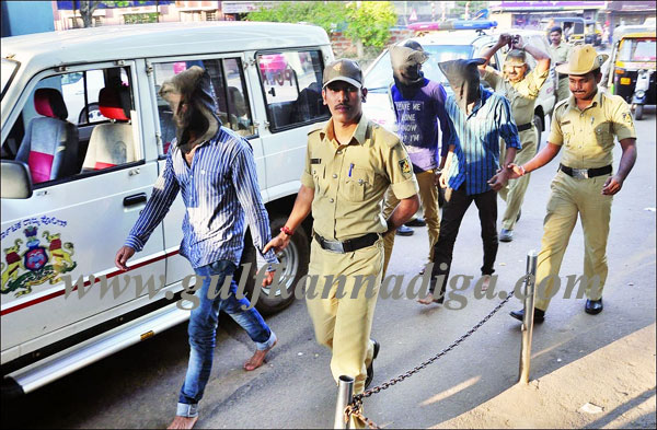 Kidnapers_hospital_chekup1