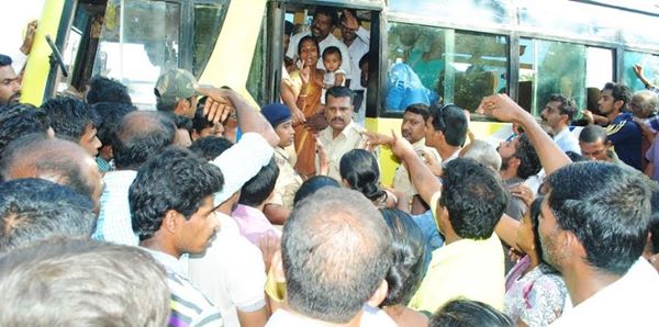 Kirimanjeshwara-gramapanchayath-pro-Jan-29-2014-014