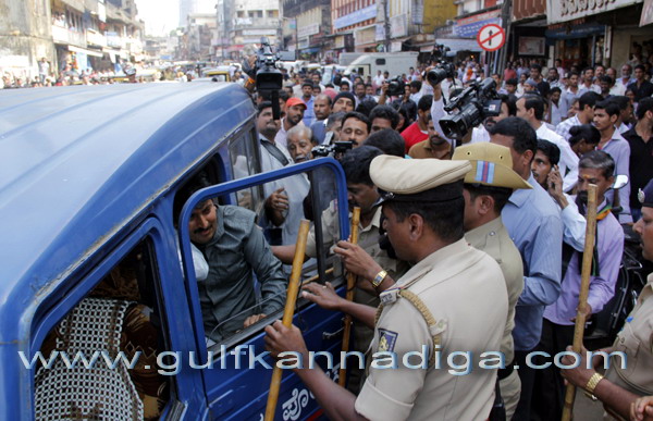 Market_Police_arest_13