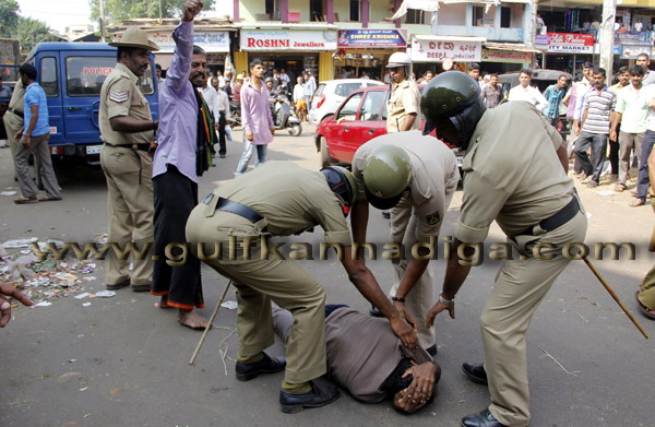 Market_Police_arest_2