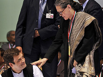Rahul_Gandhi_360_Sonia_Gandhi_360_17Jan14