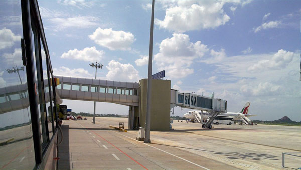 Airport_aerobrdges_parking2