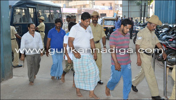 Ullala_Curfew_clamped_2