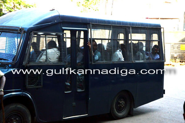 Ullala_Curfew_clamped_33