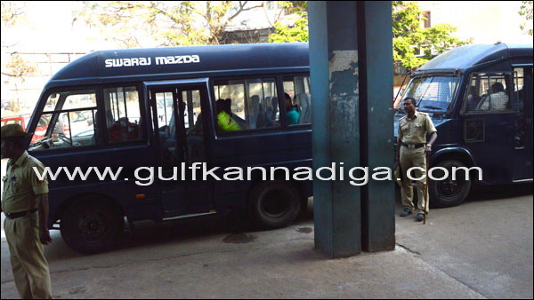 Ullala_Curfew_clamped_34