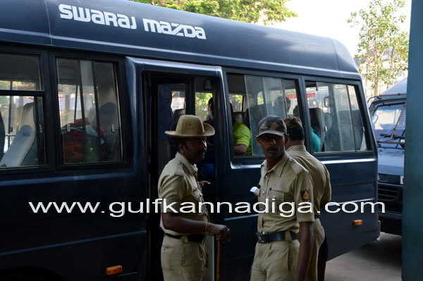 Ullala_Curfew_clamped_38