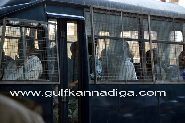 Ullala_Curfew_clamped_40