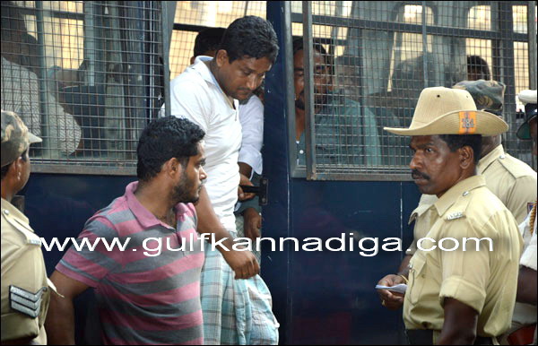 Ullala_Curfew_clamped_45