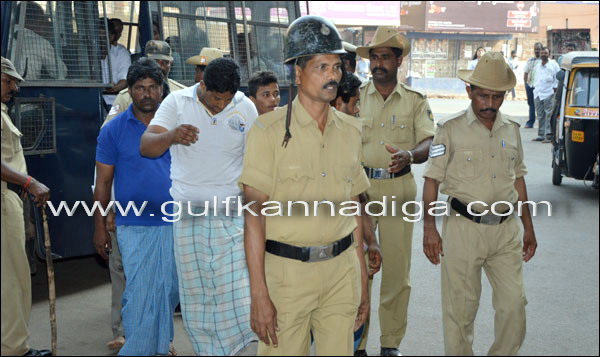 Ullala_Curfew_clamped_46