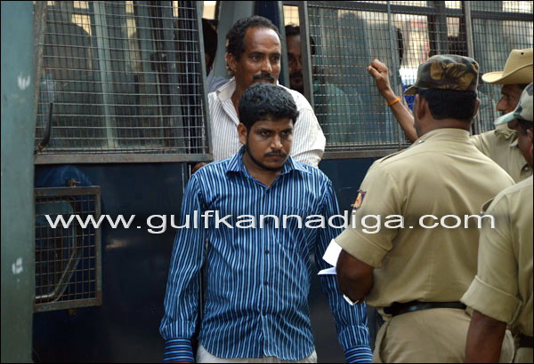 Ullala_Curfew_clamped_51