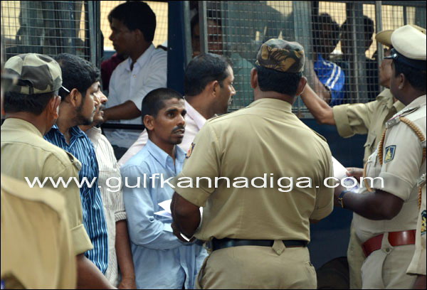 Ullala_Curfew_clamped_52