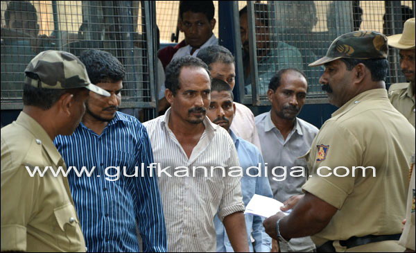 Ullala_Curfew_clamped_53