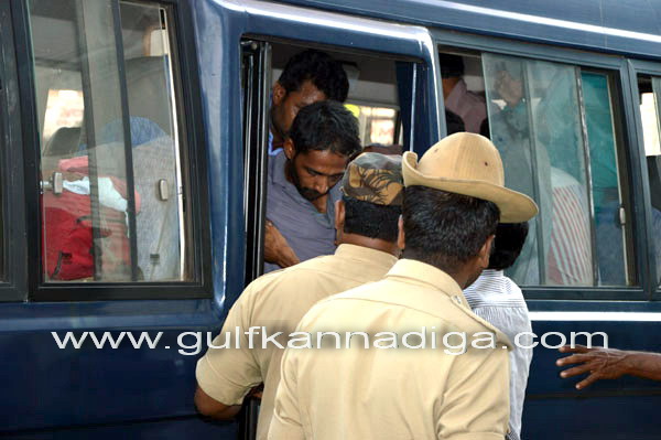 Ullala_Curfew_clamped_56