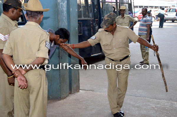 Ullala_Curfew_clamped_58