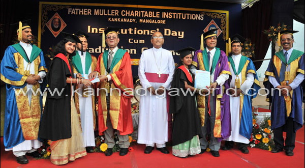 Fr_Graduation_Ceremony_1
