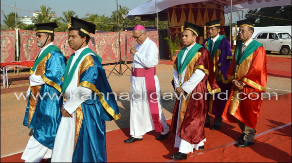Fr_Graduation_Ceremony_12